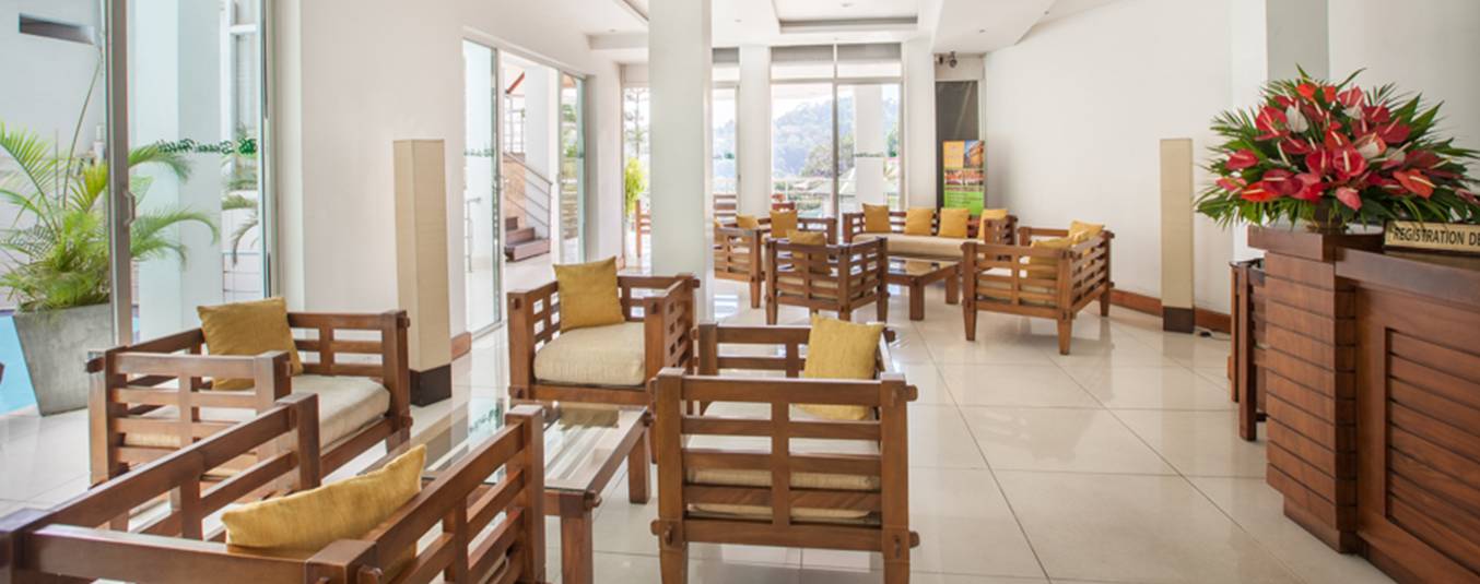 Seating Arrangement in the Lobby at Senani Hotel Kandy Seating Arrangement in the Lobby at Senani Hotel Kandy