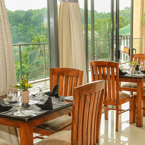 Spacious Dining Area at Oak Ray Heritage